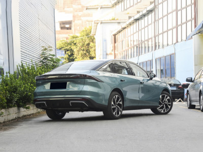 Geely Galaxy L6  Фото №4